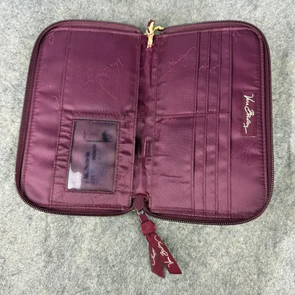 Vera Bradley Large Zip Travel Organizer Wallet Wristlet Medallion Print Quilted‎ - Picture 4 of 5
